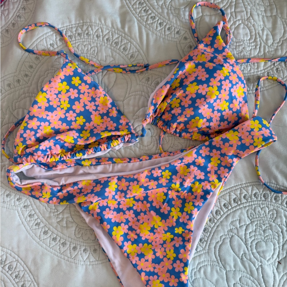 Floral Triangle Bikini Set SHEIN